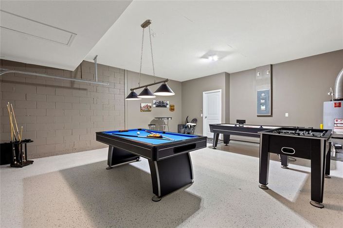 Image No.20-6 Bed Property for sale