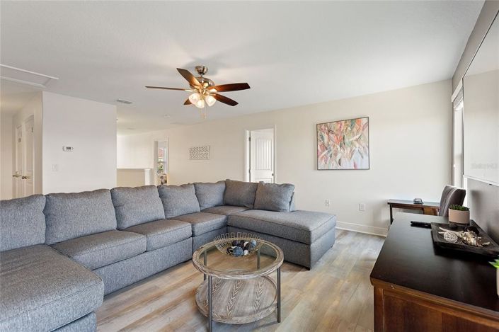 Image No.28-6 Bed Property for sale