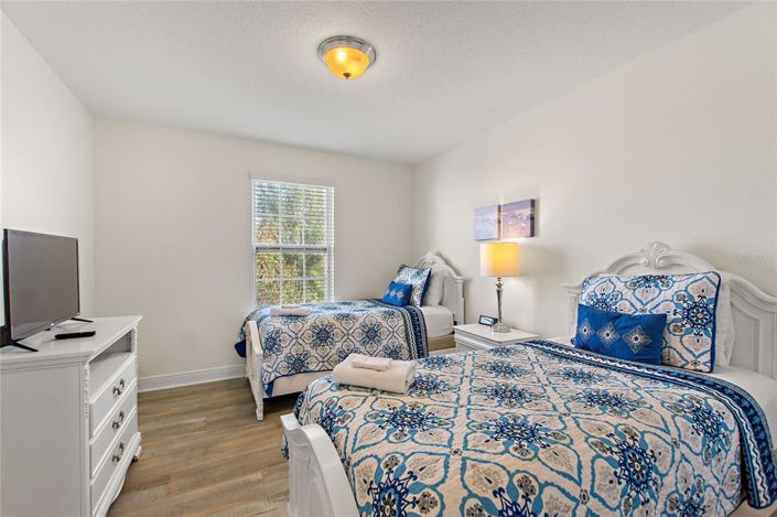 Image No.33-6 Bed Property for sale