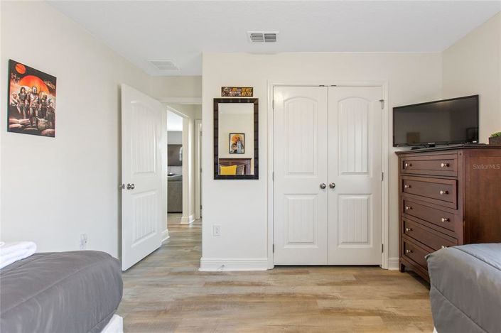 Image No.40-6 Bed Property for sale