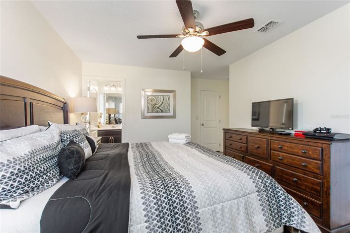 Image No.42-6 Bed Property for sale