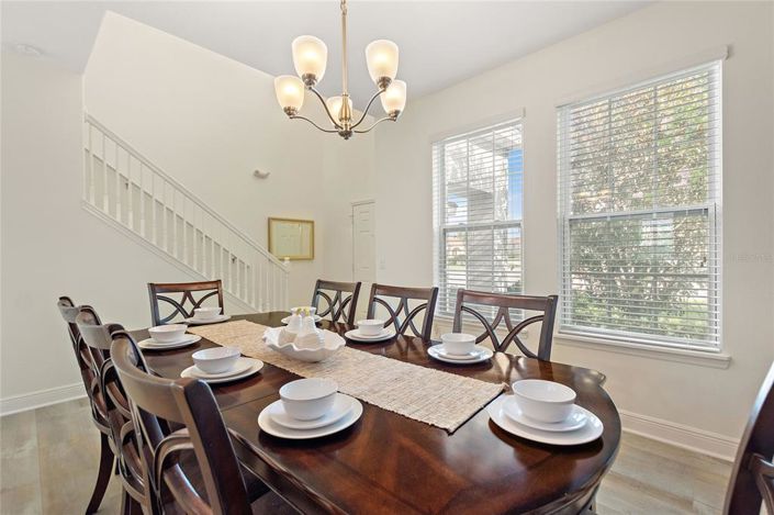 Image No.5-6 Bed Property for sale