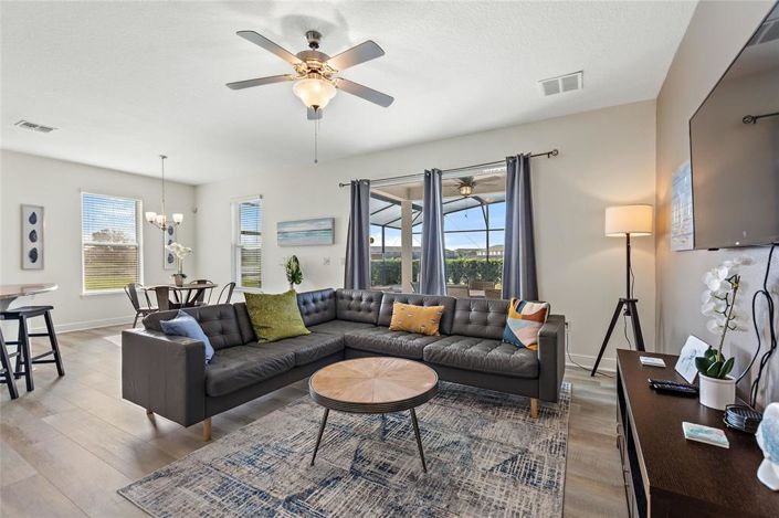 Image No.6-6 Bed Property for sale