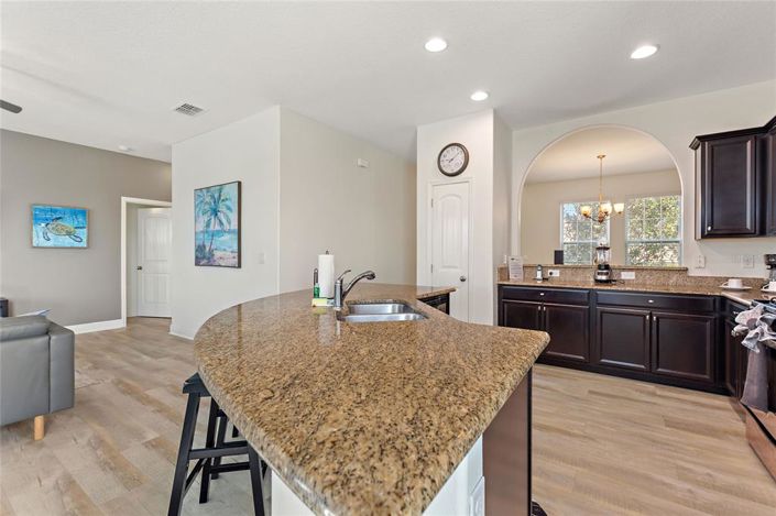 Image No.9-6 Bed Property for sale