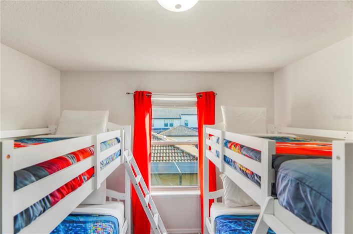 Image No.20-4 Bed Townhouse for sale