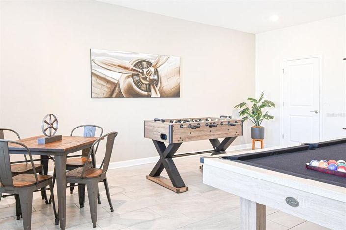 Image No.18-8 Bed Property for sale