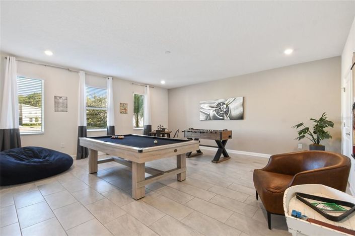 Image No.20-8 Bed Property for sale