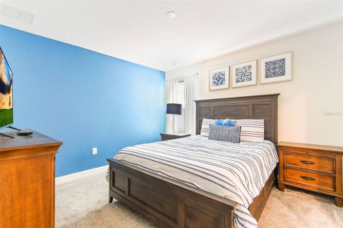 Image No.24-8 Bed Property for sale