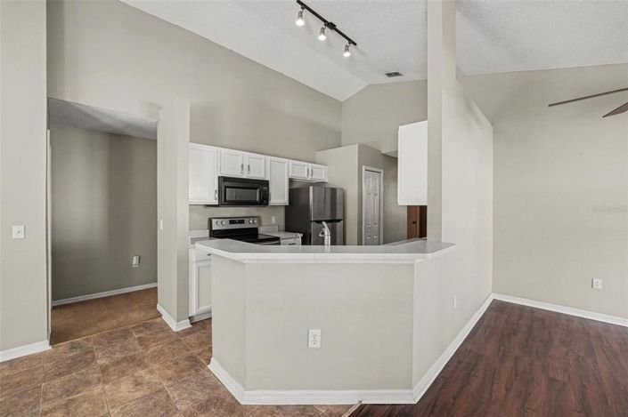 Image No.10-4 Bed Property for sale