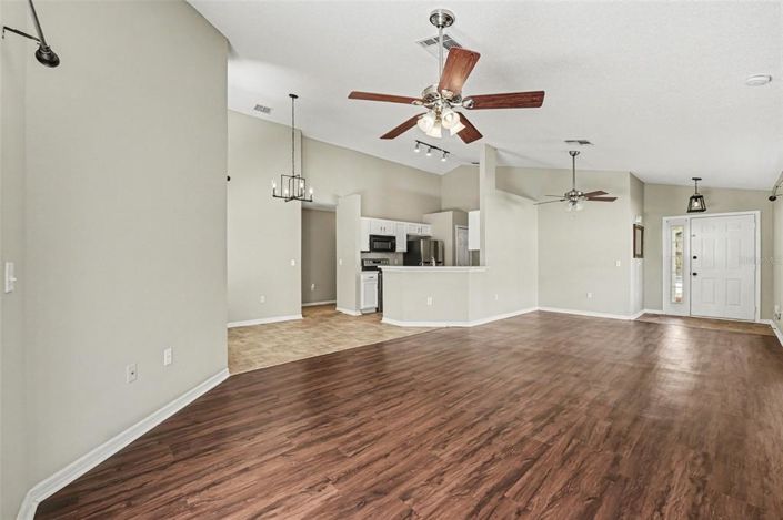 Image No.4-4 Bed Property for sale