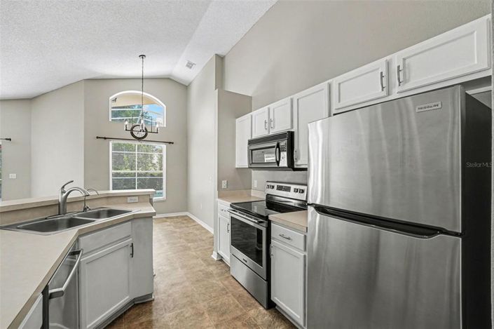 Image No.7-4 Bed Property for sale