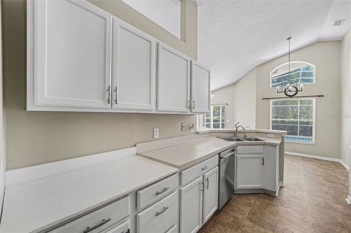 Image No.8-4 Bed Property for sale