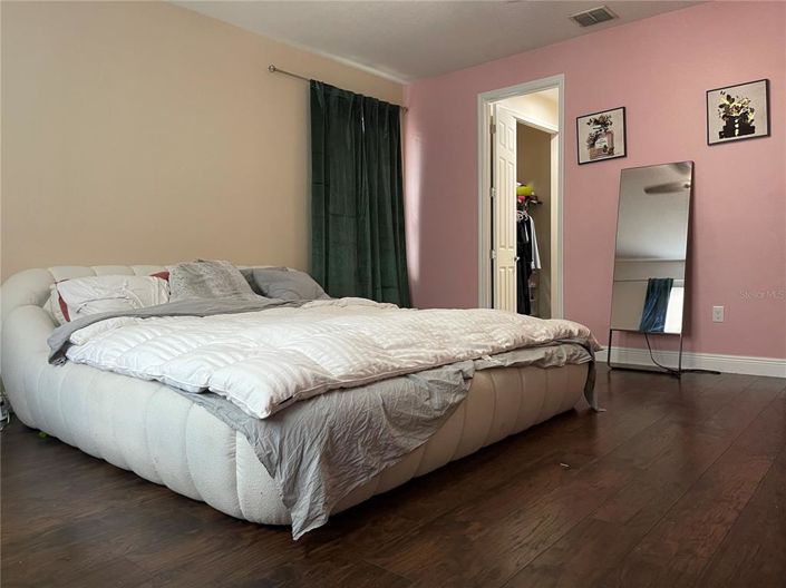 Image No.10-4 Bed Property for sale