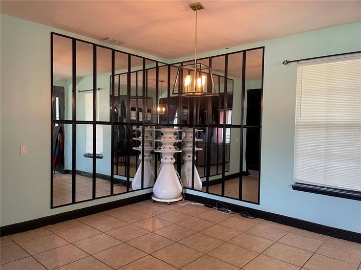 Image No.4-4 Bed Property for sale