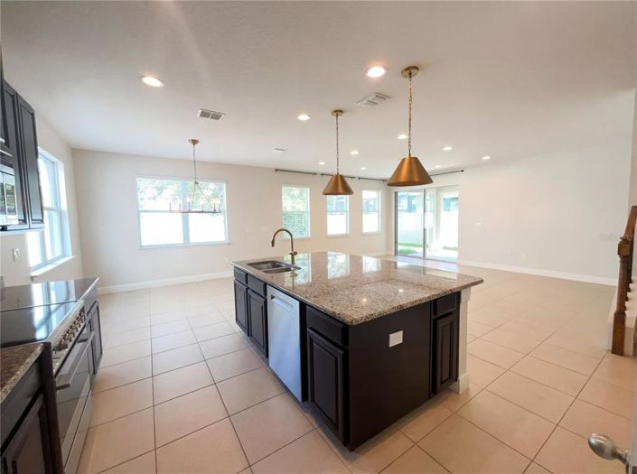 Image No.20-5 Bed Property for sale