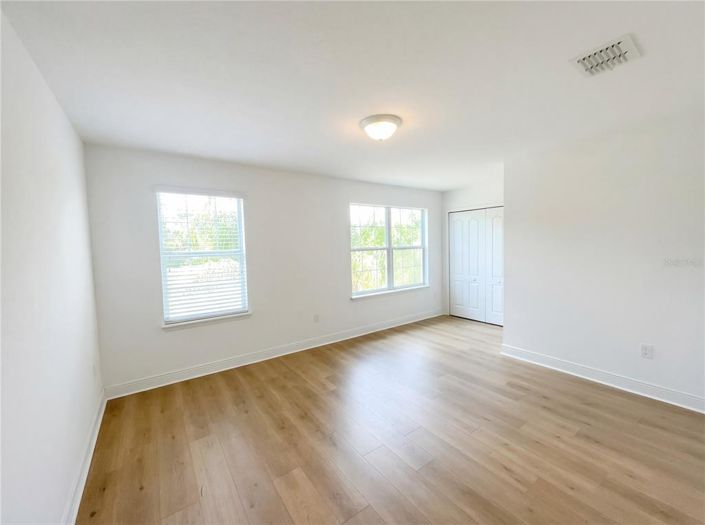 Image No.46-5 Bed Property for sale