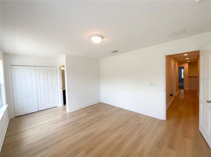 Image No.48-5 Bed Property for sale