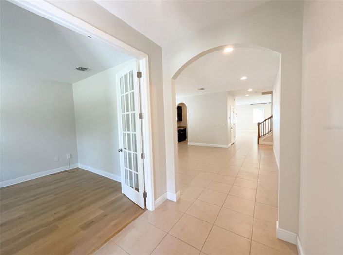 Image No.8-5 Bed Property for sale