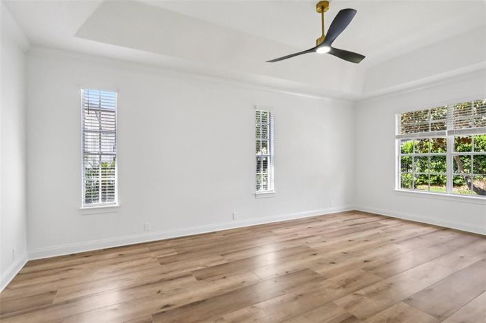 Image No.26-3 Bed Property for sale