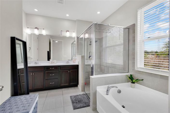 Image No.16-4 Bed Property for sale