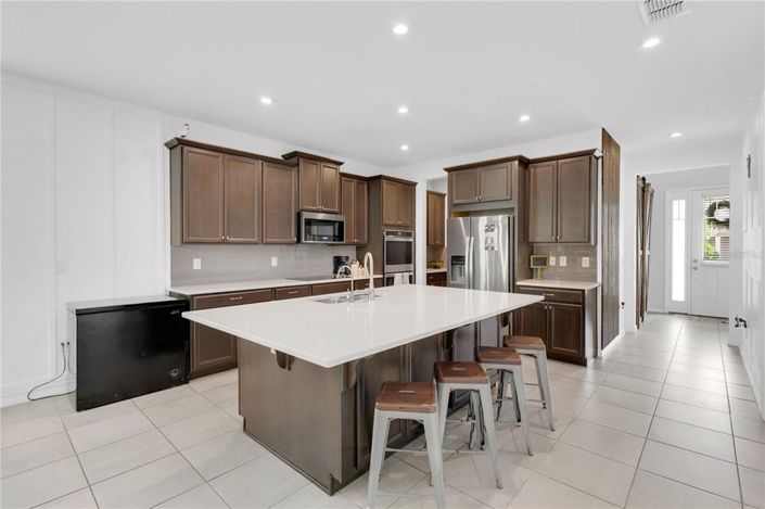 Image No.9-4 Bed Property for sale