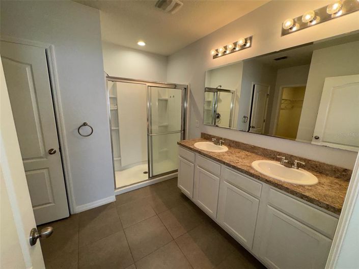 Image No.9-4 Bed Property for sale