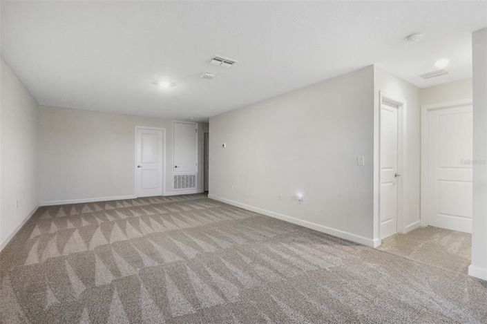 Image No.11-6 Bed Property for sale