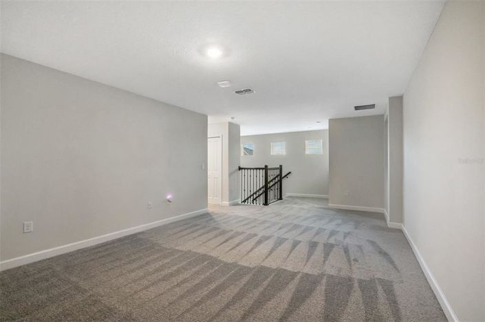 Image No.12-6 Bed Property for sale