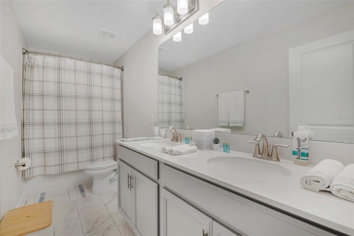 Image No.15-6 Bed Property for sale