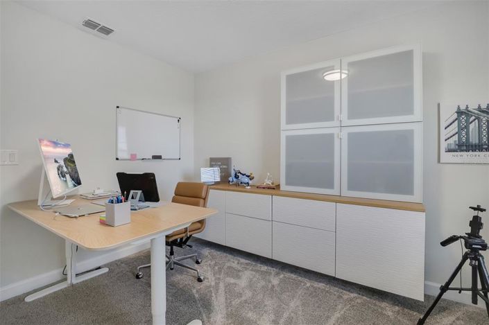 Image No.17-6 Bed Property for sale