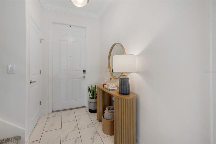 Image No.20-6 Bed Property for sale