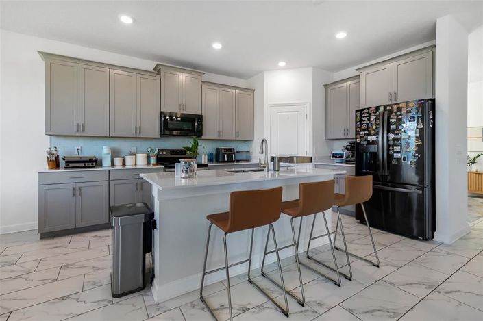 Image No.27-6 Bed Property for sale