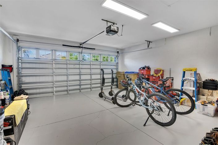 Image No.31-6 Bed Property for sale