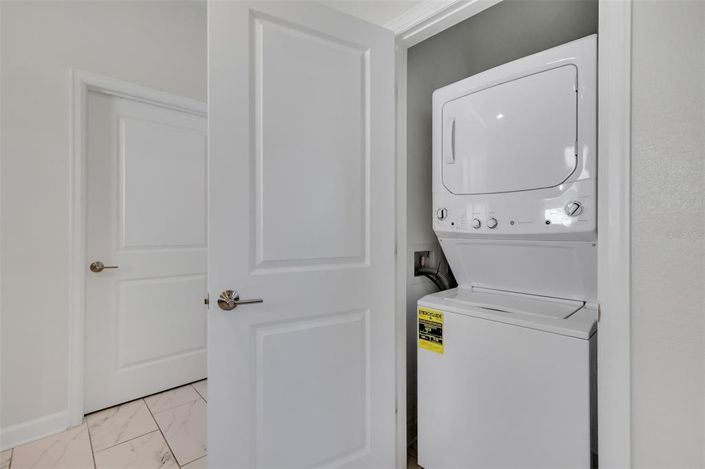 Image No.35-6 Bed Property for sale