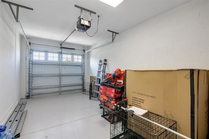 Image No.36-6 Bed Property for sale