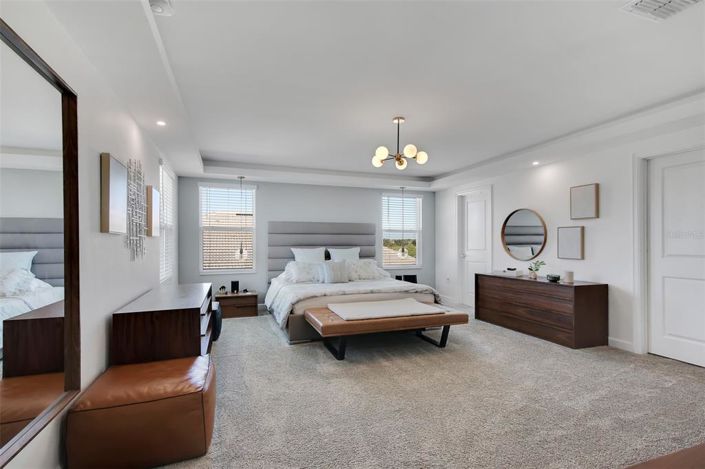 Image No.7-6 Bed Property for sale