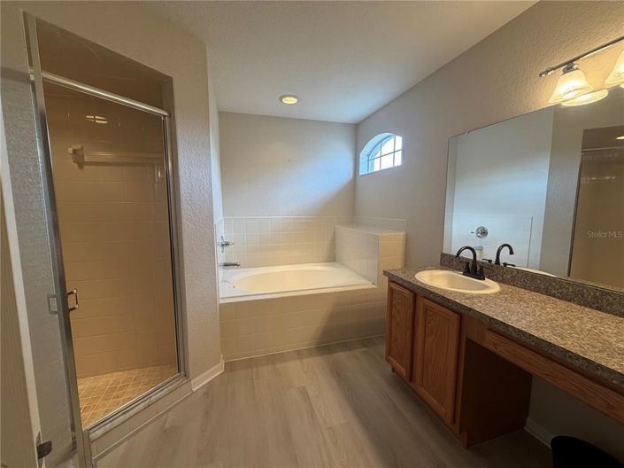 Image No.17-3 Bed Property for sale