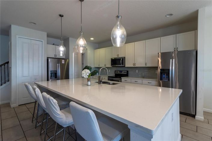 Image No.32-14 Bed Property for sale