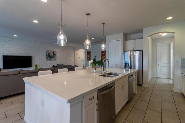 Image No.36-14 Bed Property for sale