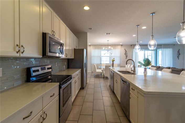 Image No.38-14 Bed Property for sale