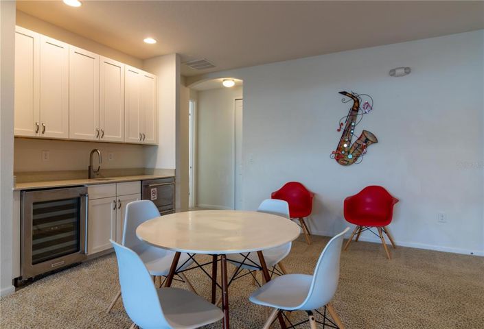 Image No.54-14 Bed Property for sale