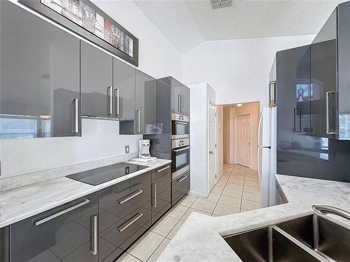 Image No.8-4 Bed Property for sale