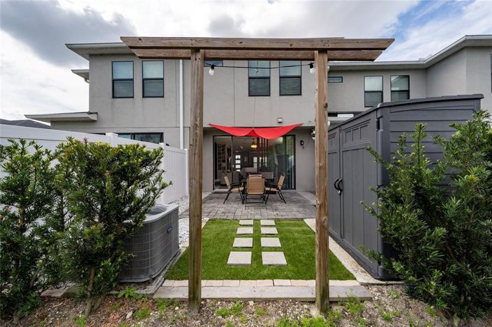 Image No.30-3 Bed Townhouse for sale