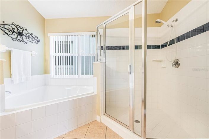 Image No.12-4 Bed Property for sale