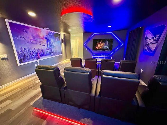 Image No.15-6 Bed Property for sale