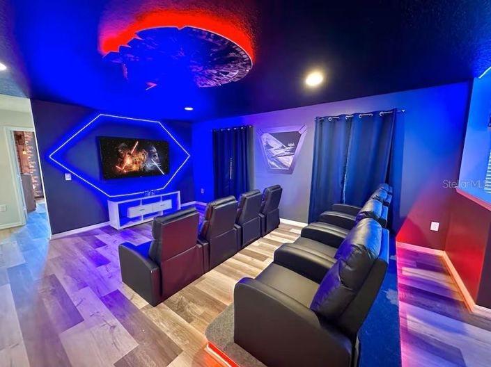 Image No.16-6 Bed Property for sale