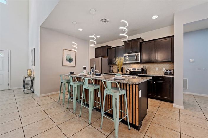 Image No.21-6 Bed Property for sale