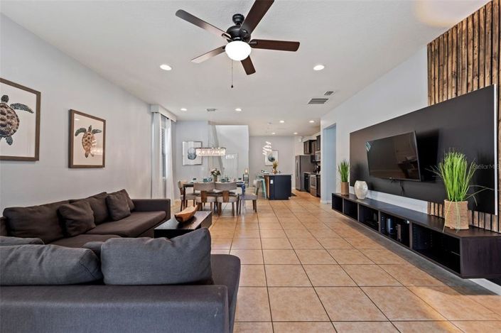 Image No.27-6 Bed Property for sale