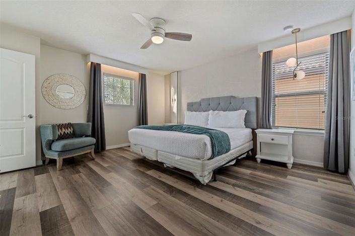 Image No.30-6 Bed Property for sale