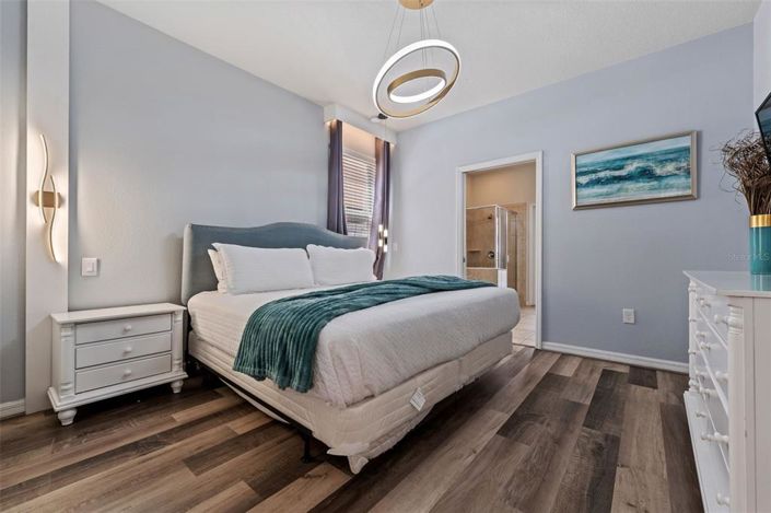 Image No.33-6 Bed Property for sale